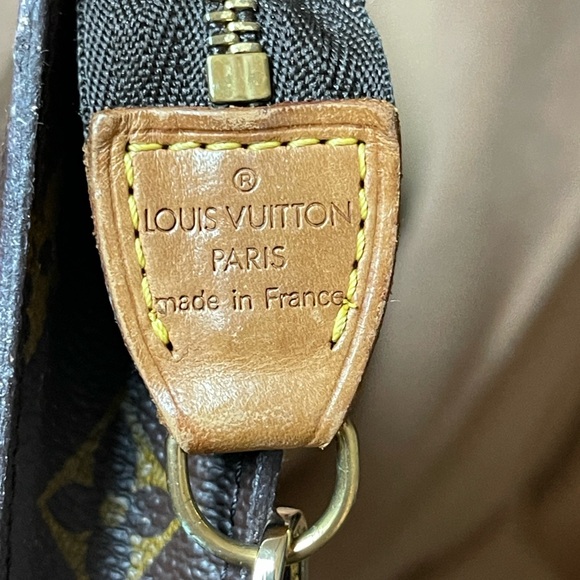Authentic Louis Vuitton monogram accessory pouch SP0988 (B101012) - Picture 10 of 13
